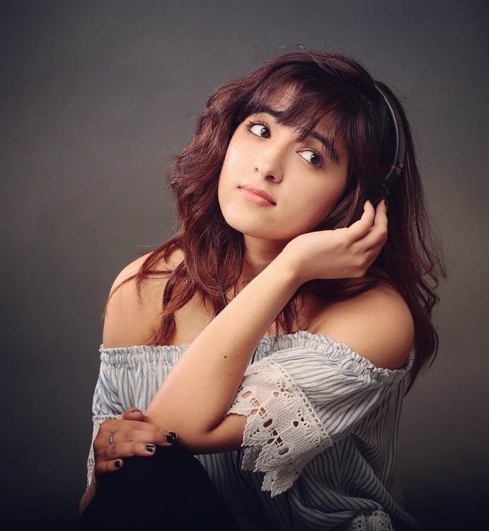 Shirley Setia Height