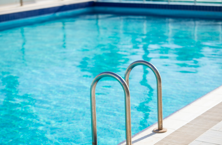 How To Furnish Your Backyard Pool