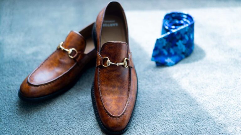 Guide to wear men’s formal shoes in different styles